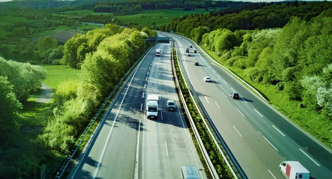 Pravidlá cestnej premávky a obmedzenia rýchlosti v Bulharsku sa čiastočne líšia od pravidiel v iných európskych krajinách.