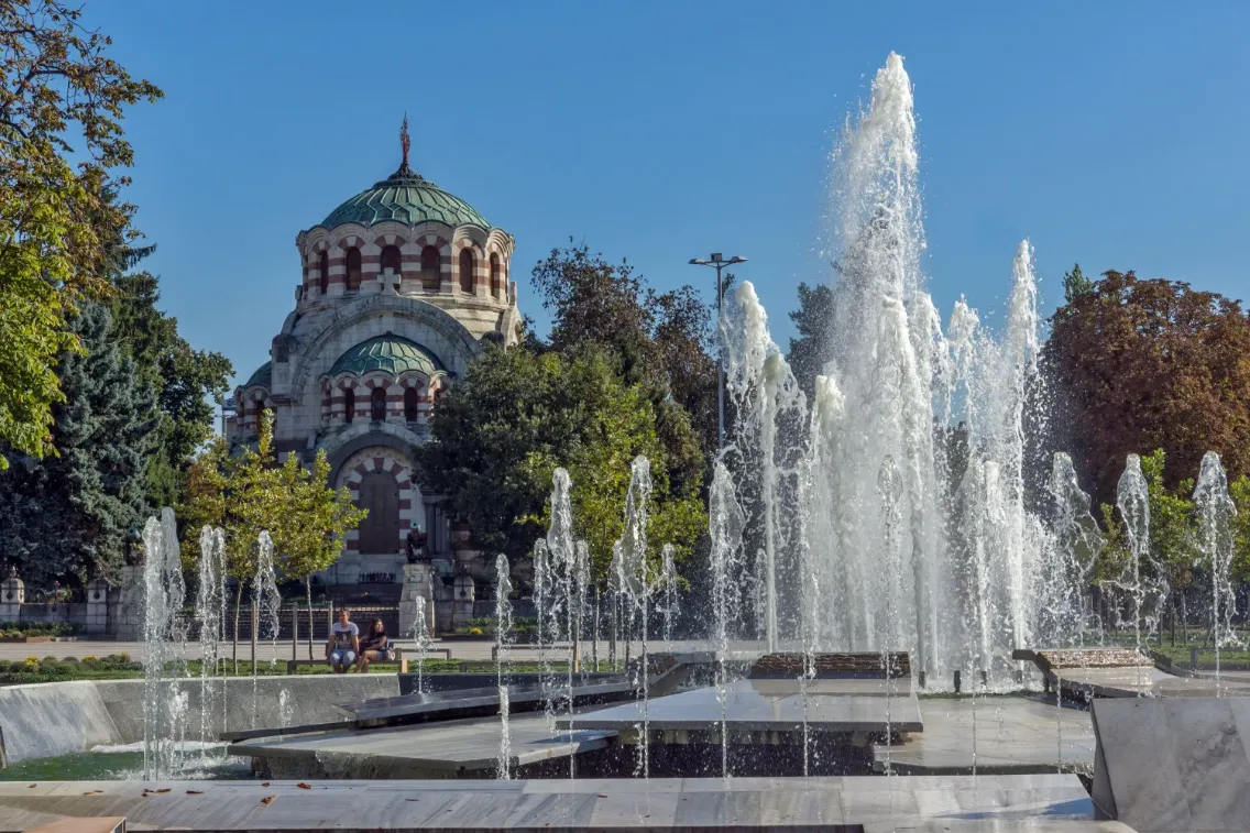 Das St.-Georgs-Denkmal – gewidmet den Rumänen und Russen, die 1877 bei der Verteidigung der Stadt starben.