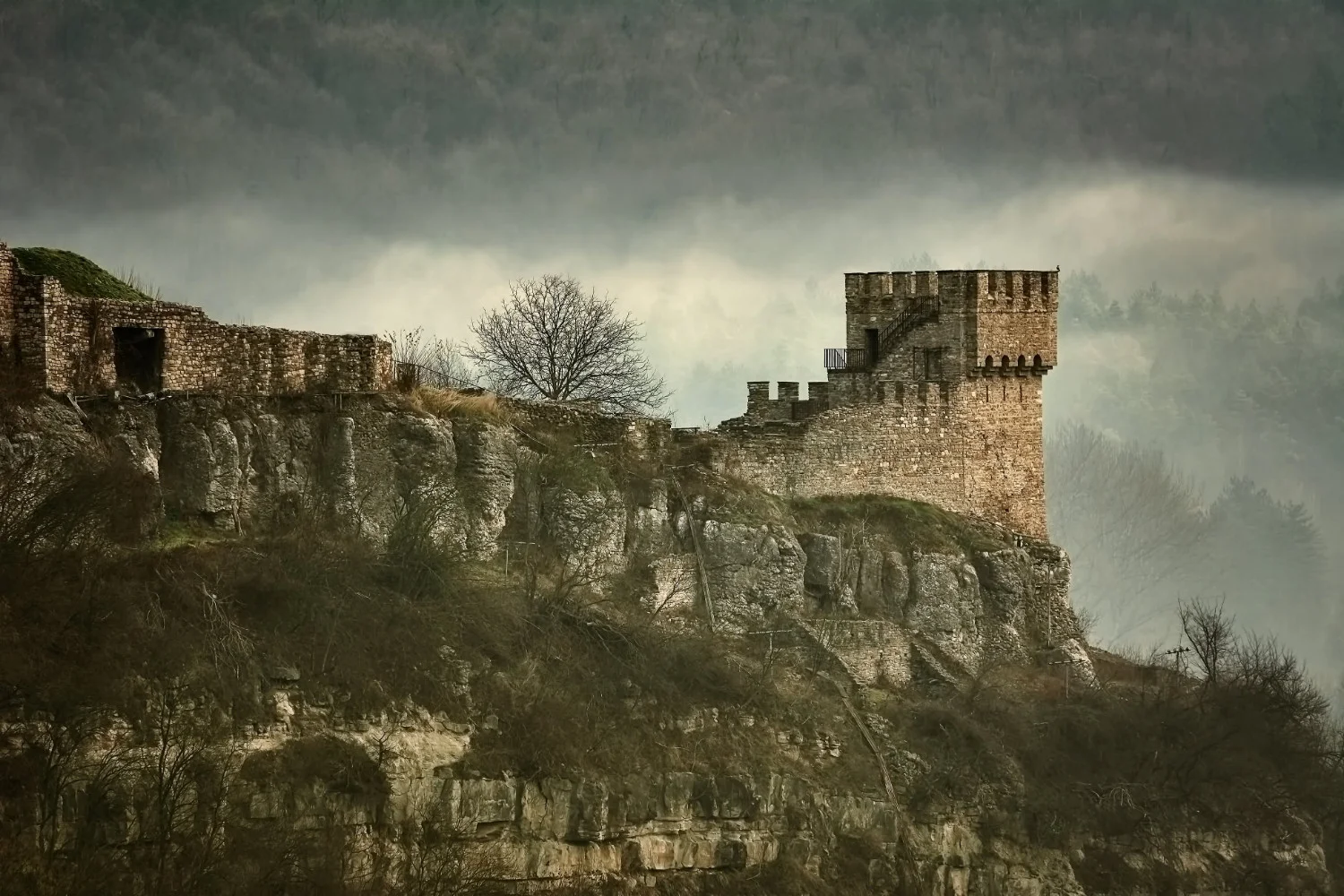 Enjoy the nightly light show at the one-time capital of the Second Bulgarian Empire – the Fortress of Veliko Tarnovo-Tsarevets