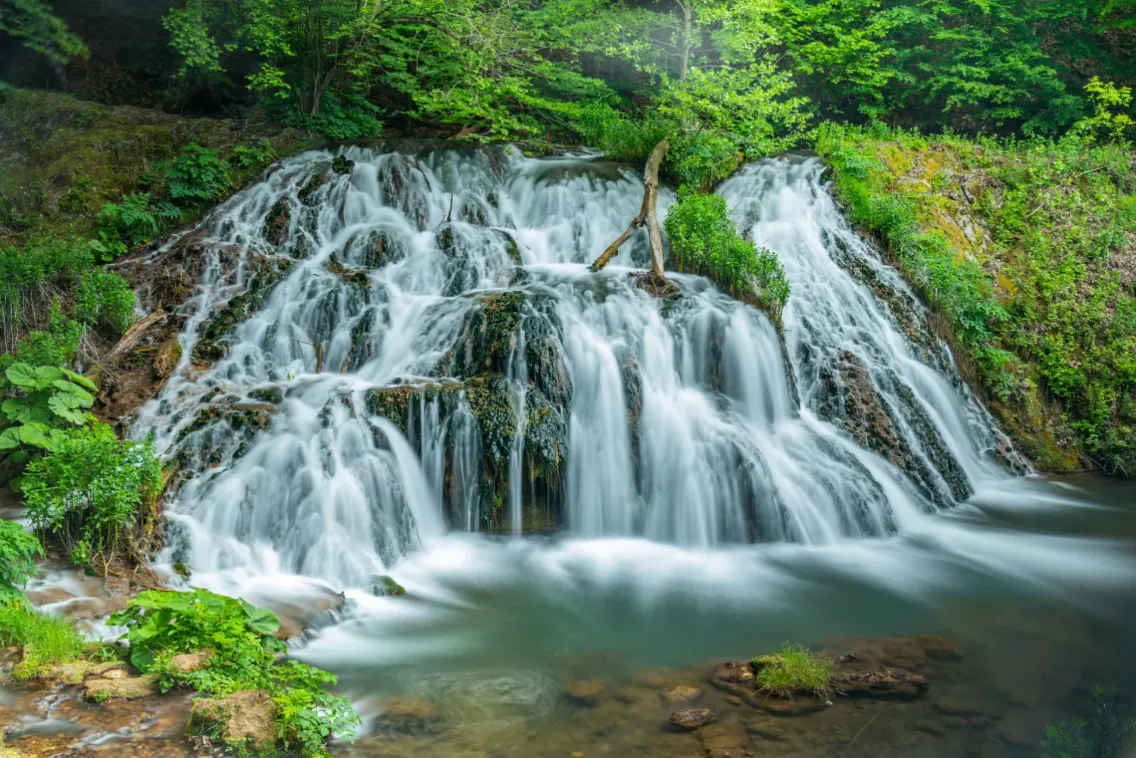 Wasserfall im Naturpark Strandscha, Bulgarien, in der Nähe der Grenze zur Türkei